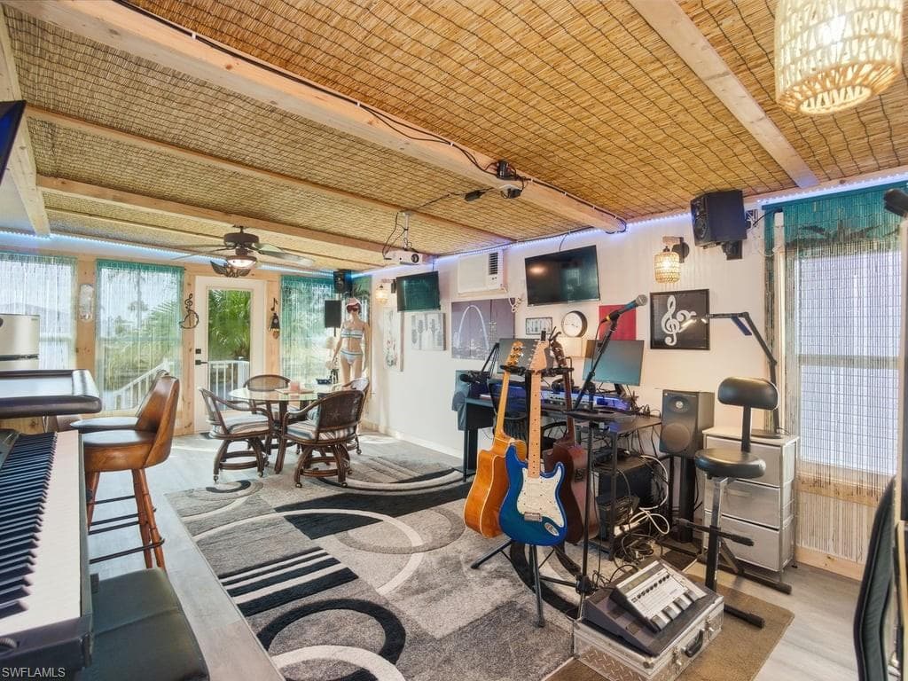 17550 Canal Cove Ct, Fort Myers Beach, FL 33931-30