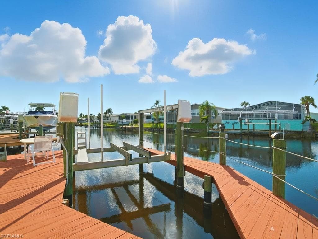 17550 Canal Cove Ct, Fort Myers Beach, FL 33931-33