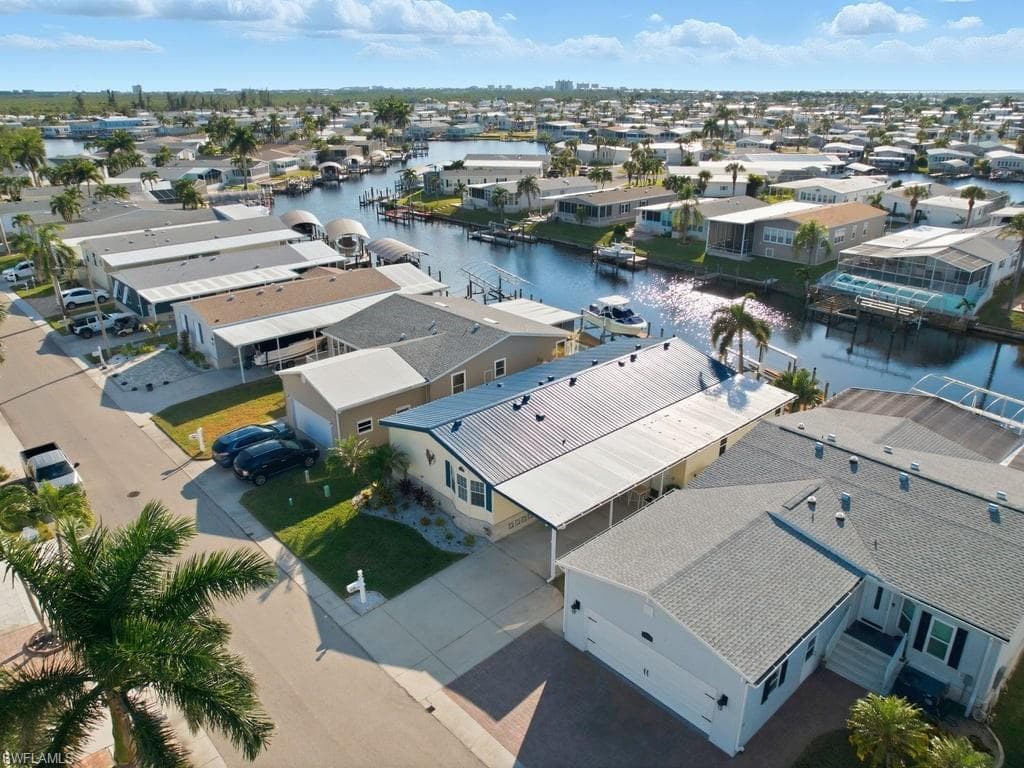 17550 Canal Cove Ct, Fort Myers Beach, FL 33931-39