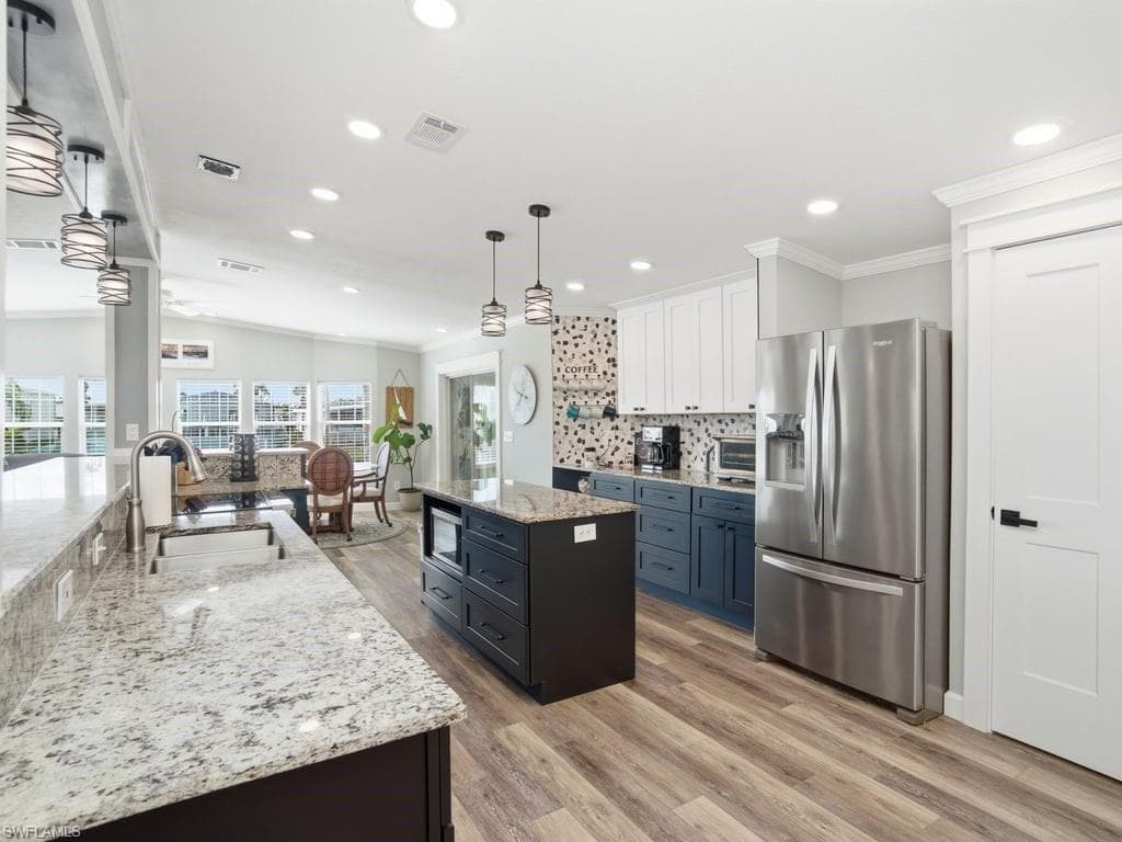 17550 Canal Cove Ct, Fort Myers Beach, FL 33931-5