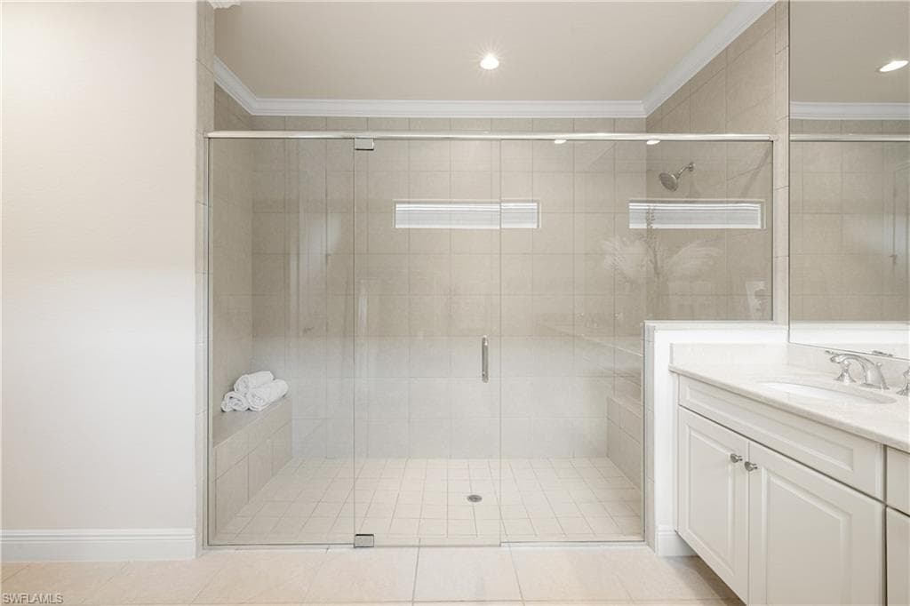 10137 Florence Cir, Naples, FL 34119-19