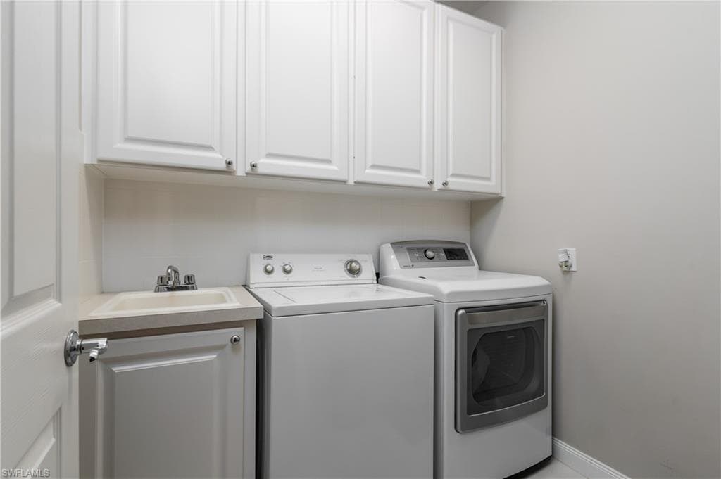 28700 Alessandria Cir, Bonita Springs, FL 34135-31