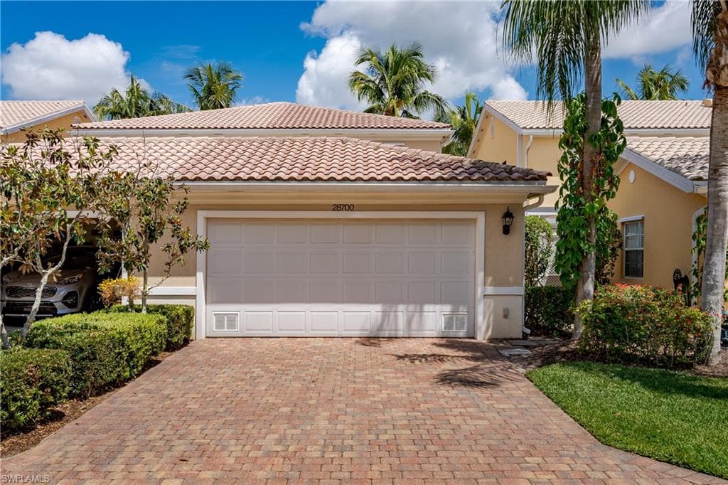 28700 Alessandria Cir, Bonita Springs, FL 34135-35