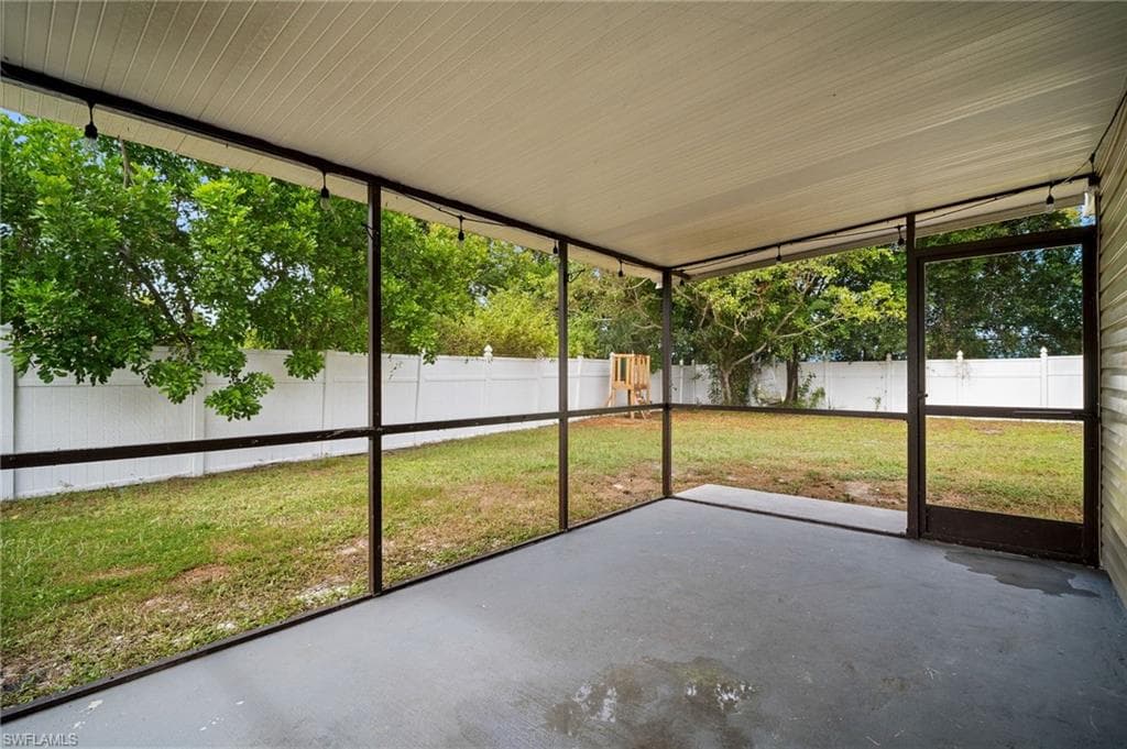 9283 San Carlos Blvd, Fort Myers, FL 33967-27