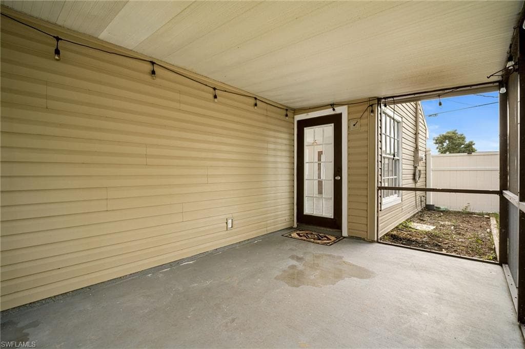 9283 San Carlos Blvd, Fort Myers, FL 33967-28