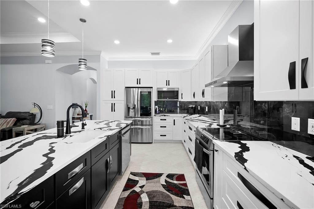 10335 Materita Dr, Fort Myers, FL 33913-11