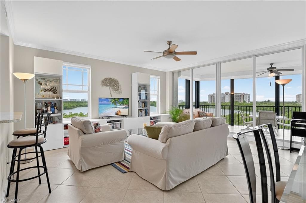 420 Cove Tower Dr 401, Naples, FL 34110-14