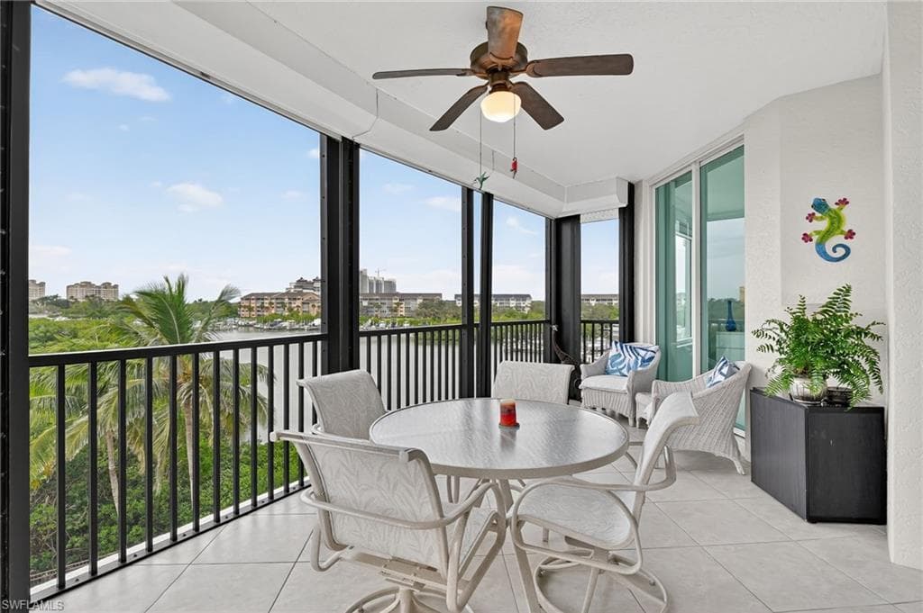 420 Cove Tower Dr 401, Naples, FL 34110-19