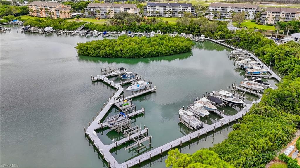 420 Cove Tower Dr 401, Naples, FL 34110-21