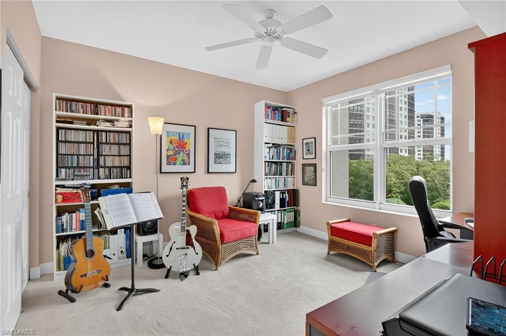 420 Cove Tower Dr 401, Naples, FL 34110-30