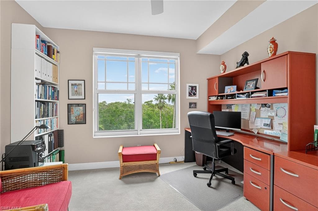 420 Cove Tower Dr 401, Naples, FL 34110-31