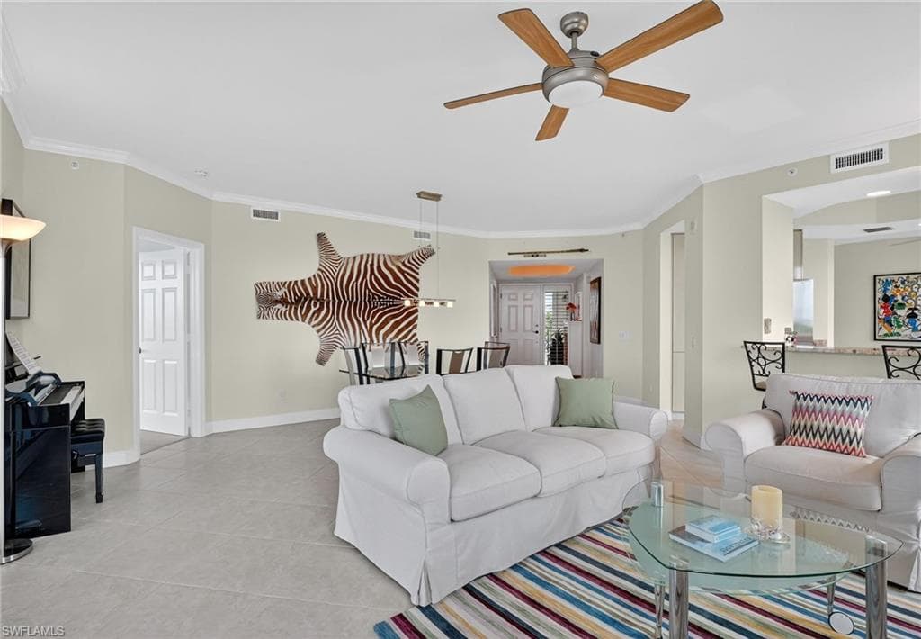 420 Cove Tower Dr 401, Naples, FL 34110-37