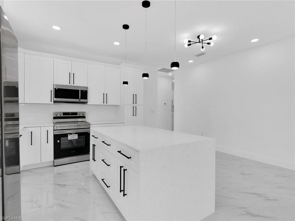 3419 8th St SW, Lehigh Acres, FL 33976-15