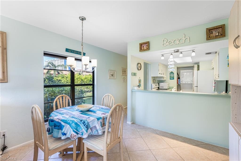 27 Greenbrier St 6-109, Marco Island, FL 34145-10