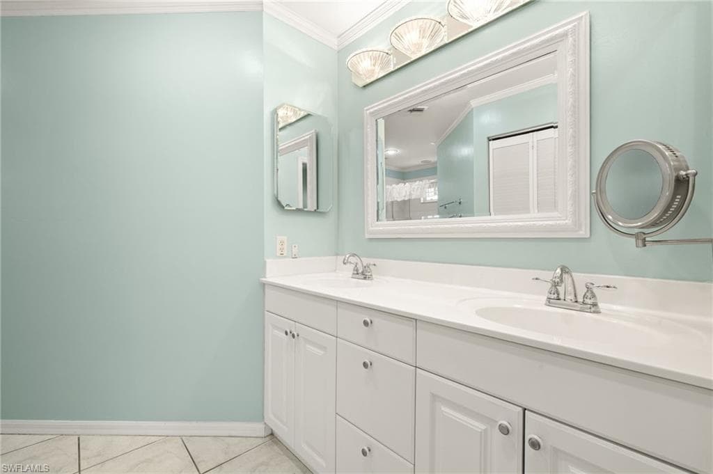 1010 Partridge Cir 202, Naples, FL 34104-9