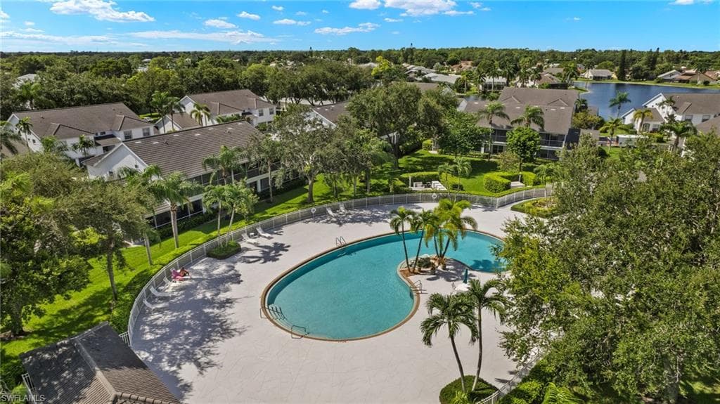 1010 Partridge Cir 202, Naples, FL 34104-25