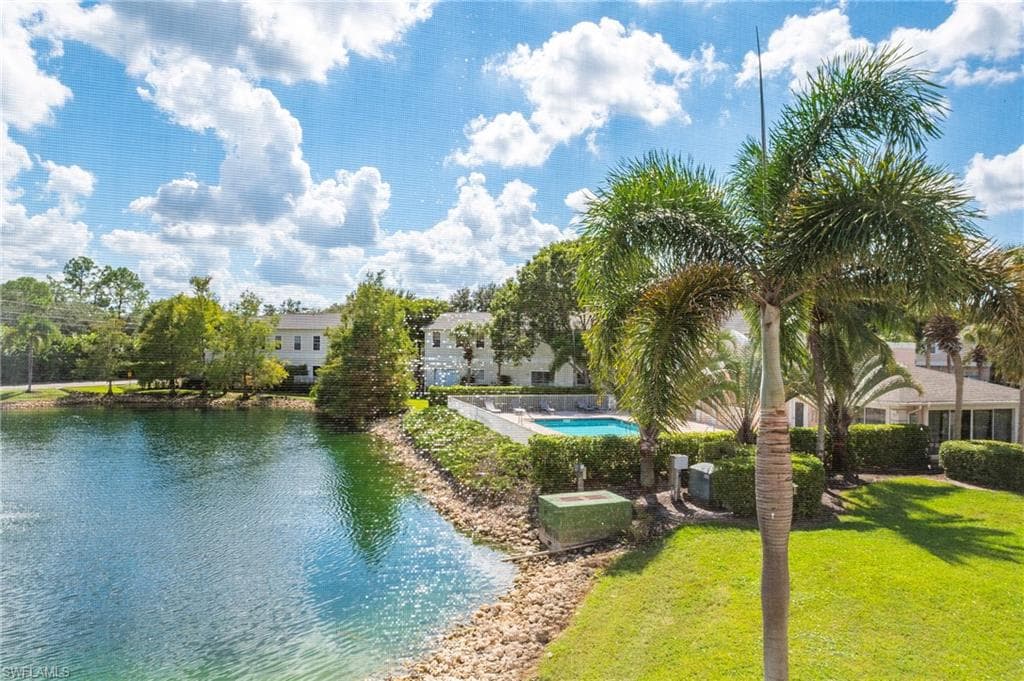 3250 Cypress Glen Way 413, Naples, FL 34109-11