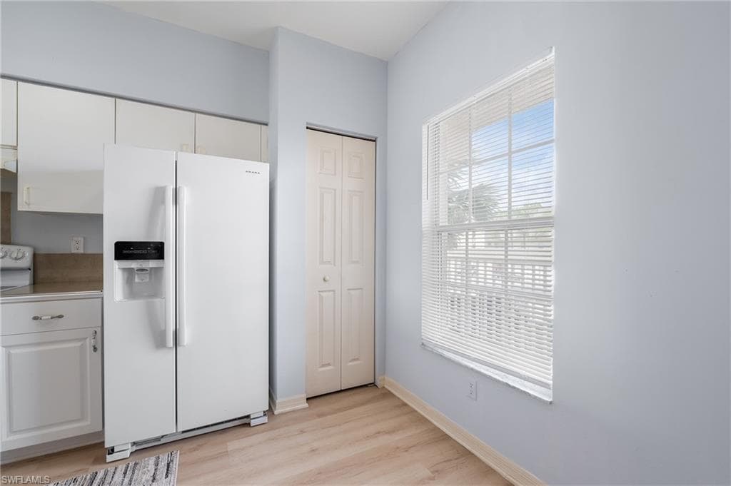 3250 Cypress Glen Way 413, Naples, FL 34109-4