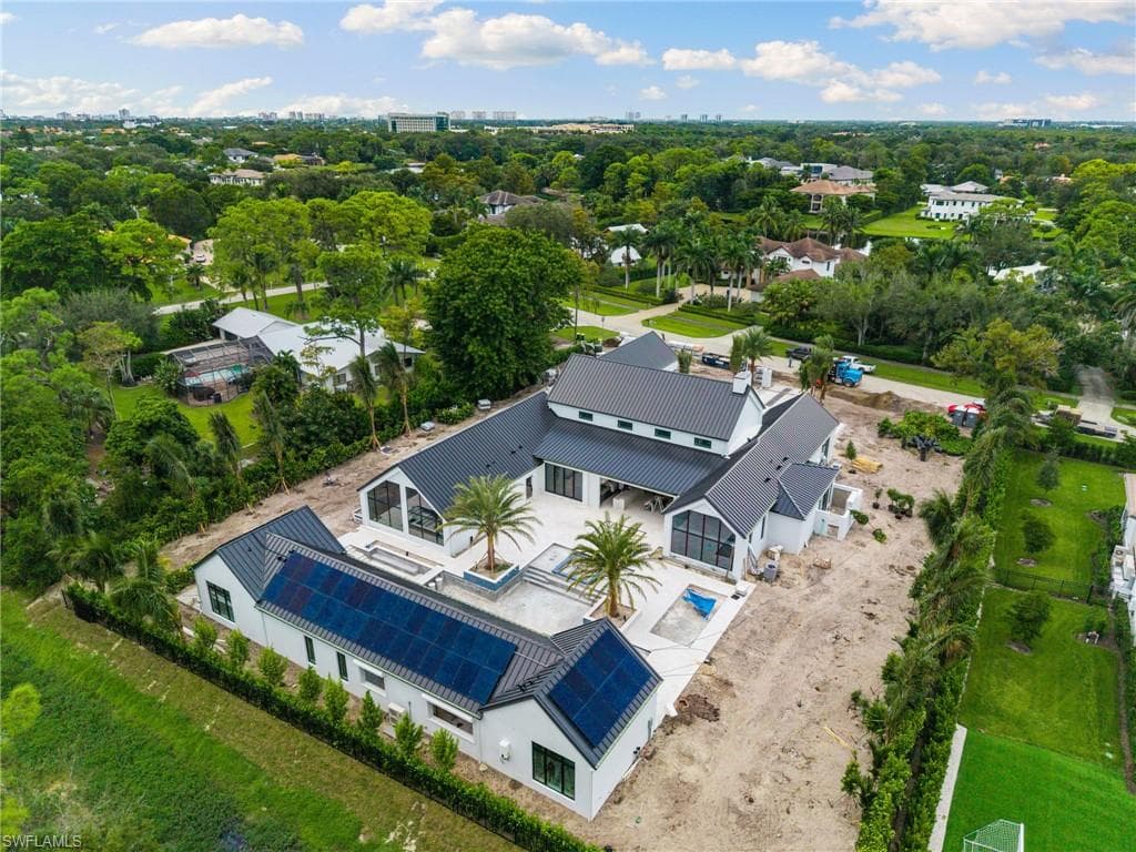 174 Carica Rd, Naples, FL 34108-5