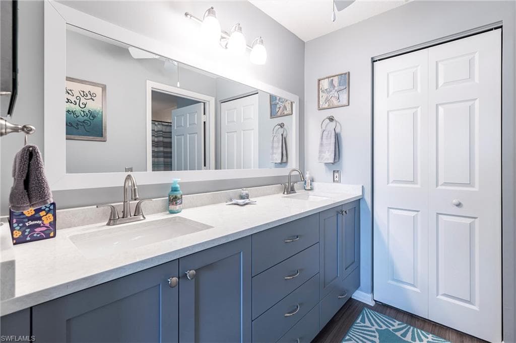 940 Woodshire Ln M10, Naples, FL 34105-14