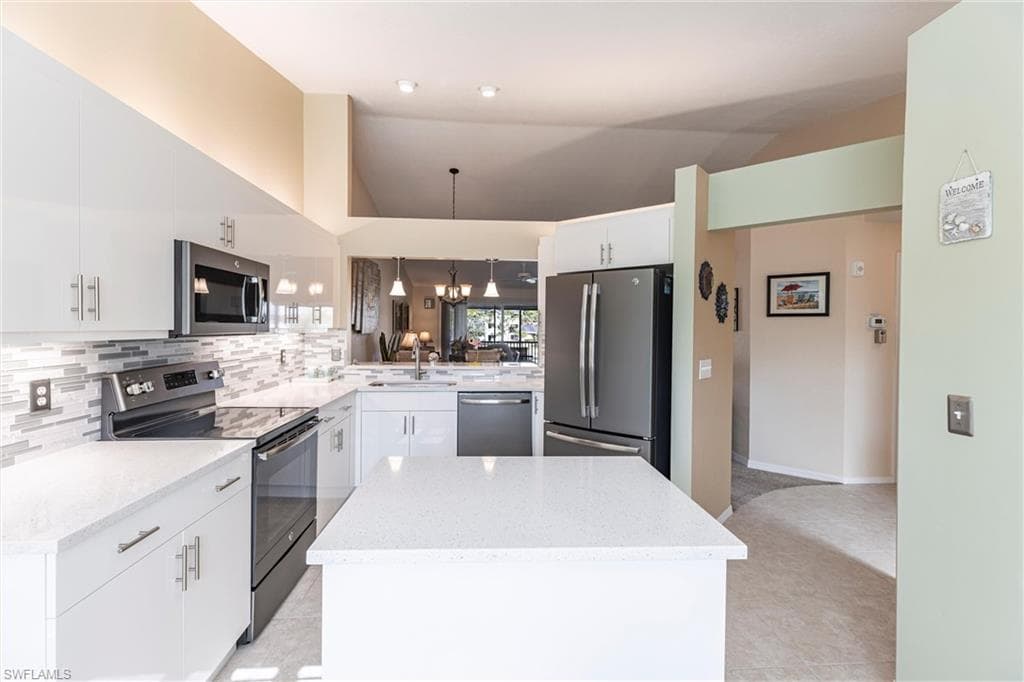 940 Woodshire Ln M10, Naples, FL 34105-6