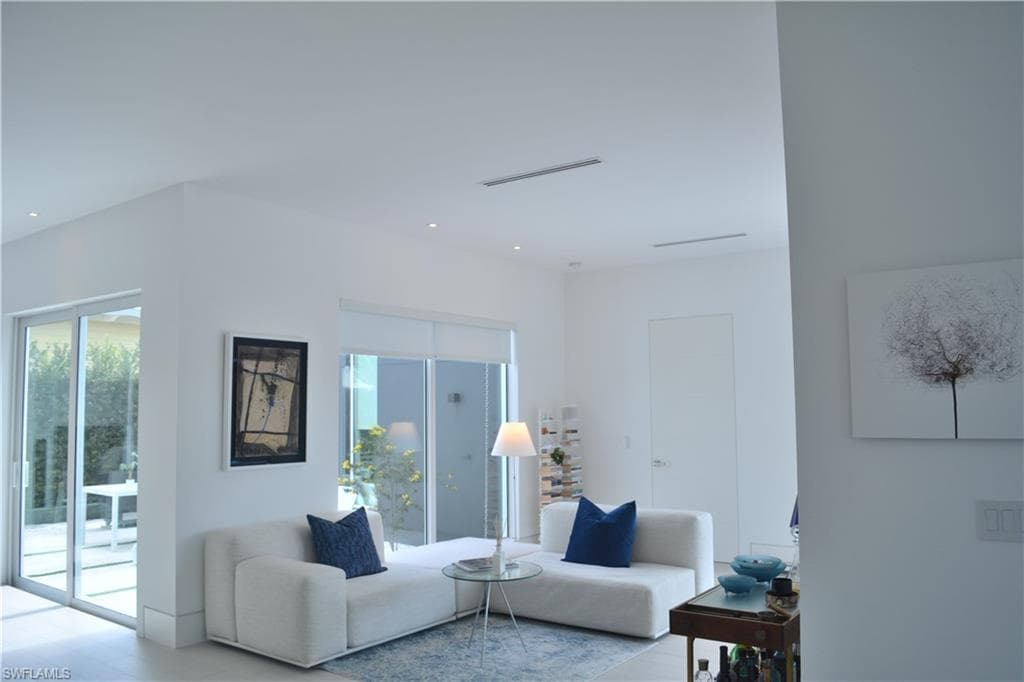 1218 14th Ave N, Naples, FL 34102-14