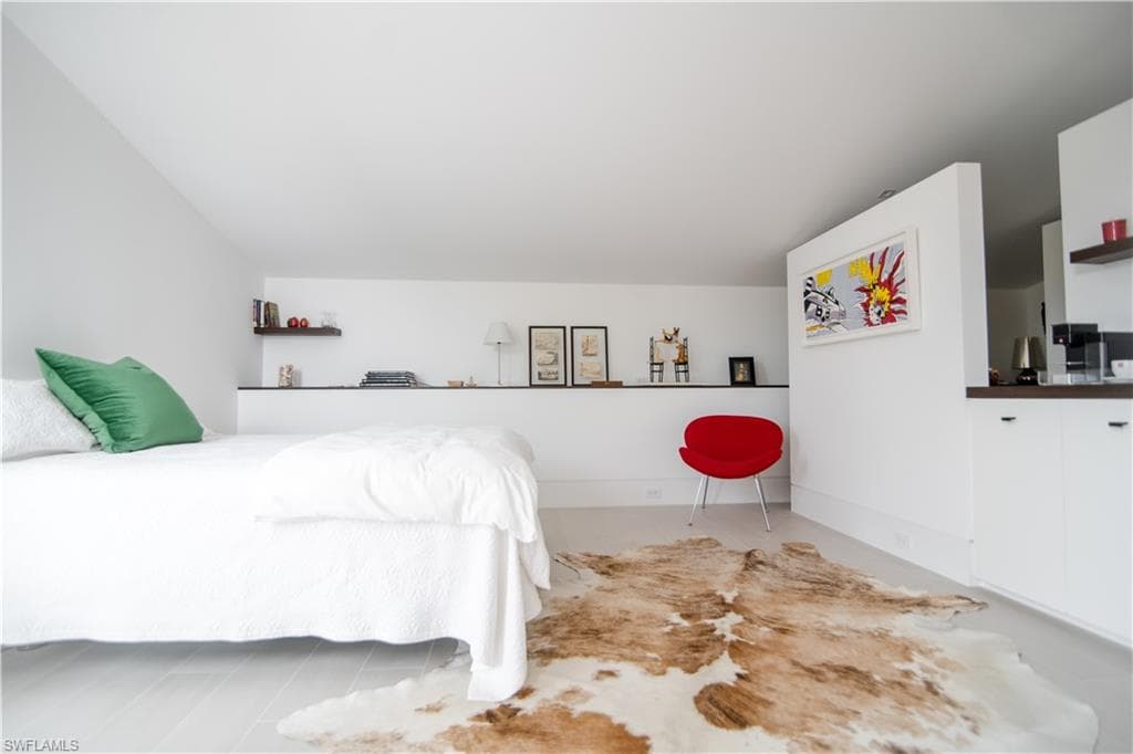 1218 14th Ave N, Naples, FL 34102-20