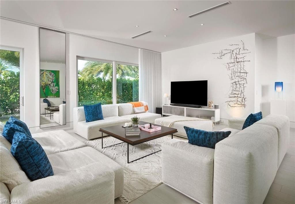 1218 14th Ave N, Naples, FL 34102-23