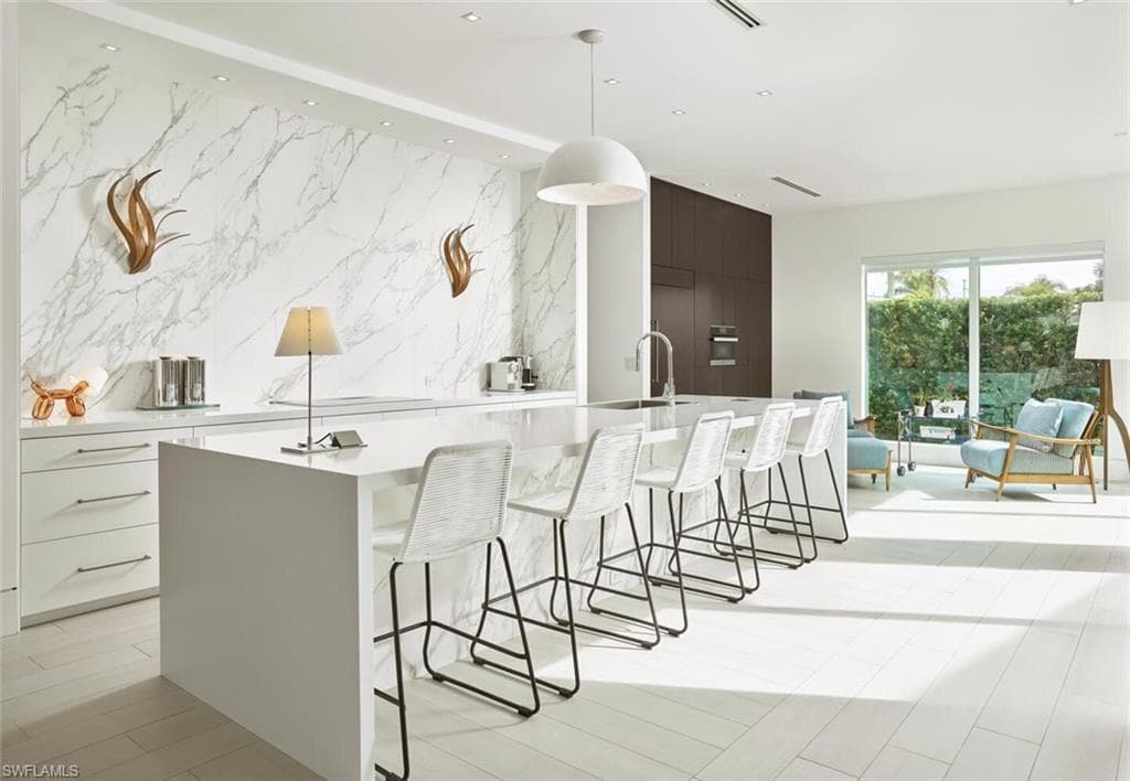 1218 14th Ave N, Naples, FL 34102-3