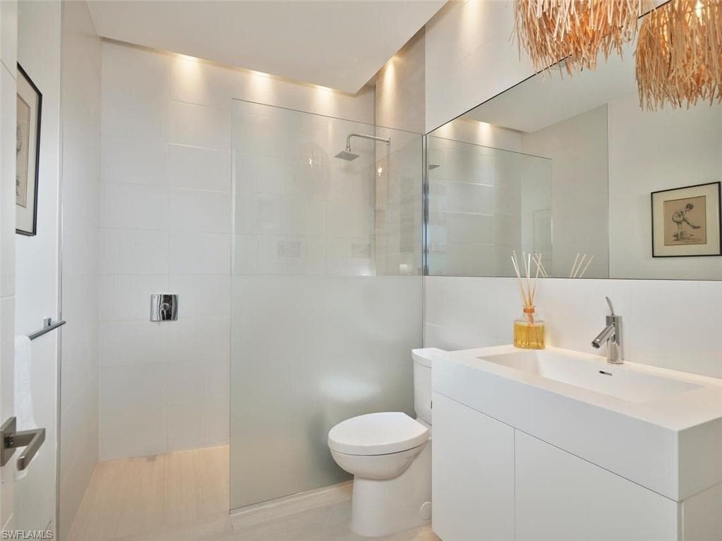 1218 14th Ave N, Naples, FL 34102-7