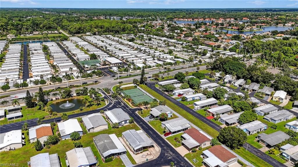 4 Oceans Blvd 4, Naples, FL 34104-28