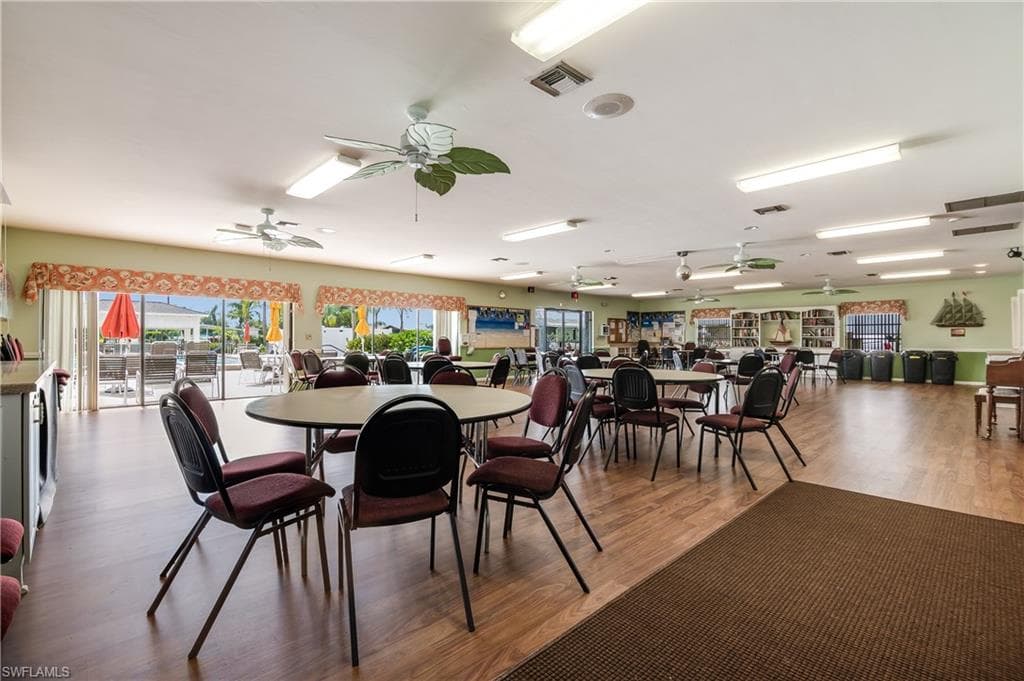 4 Oceans Blvd 4, Naples, FL 34104-40