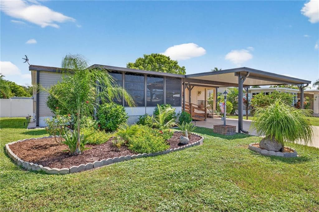 4 Oceans Blvd 4, Naples, FL 34104-3