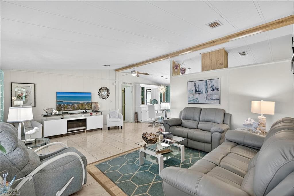 4 Oceans Blvd 4, Naples, FL 34104-5