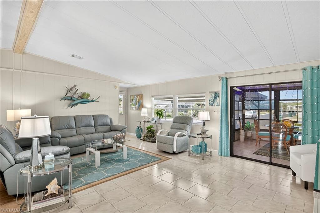 4 Oceans Blvd 4, Naples, FL 34104-6