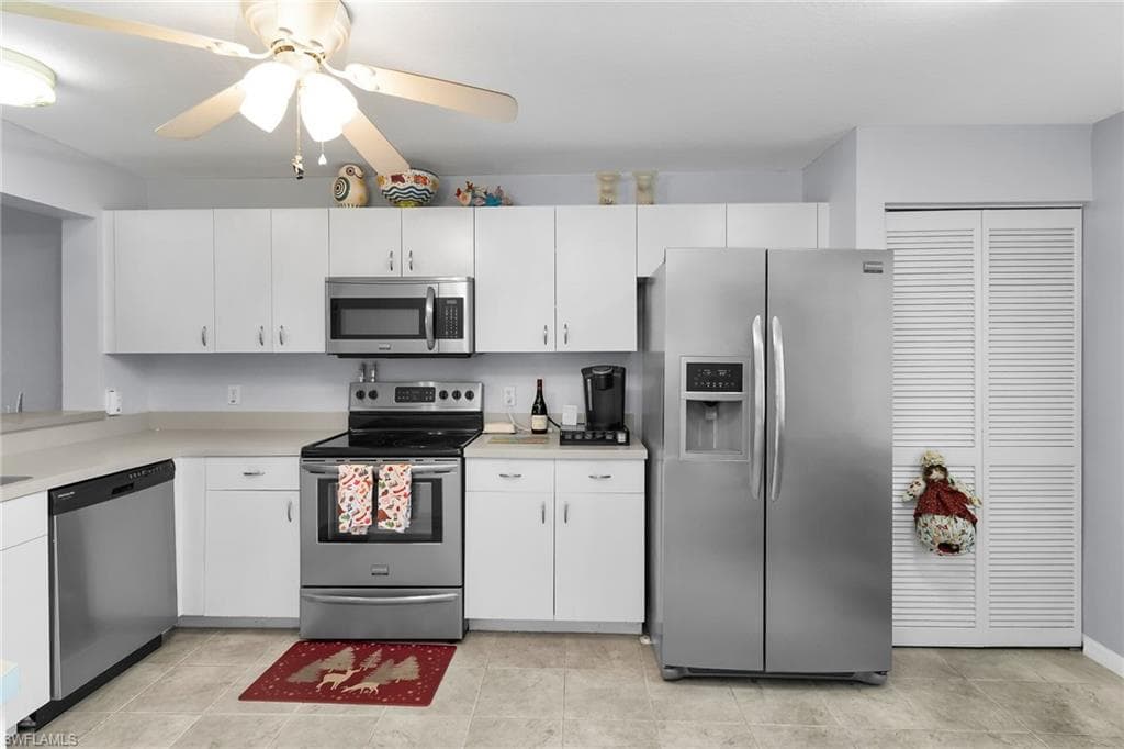 409 Gabriel Cir 2207, Naples, FL 34104-8