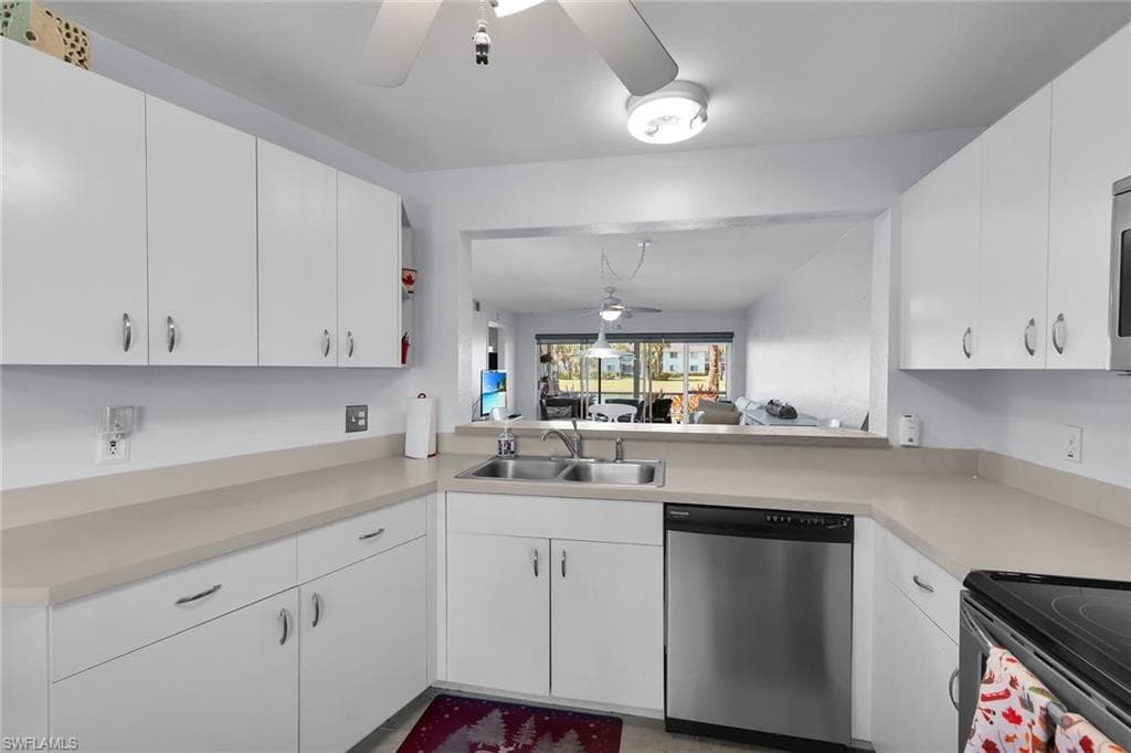 409 Gabriel Cir 2207, Naples, FL 34104-9