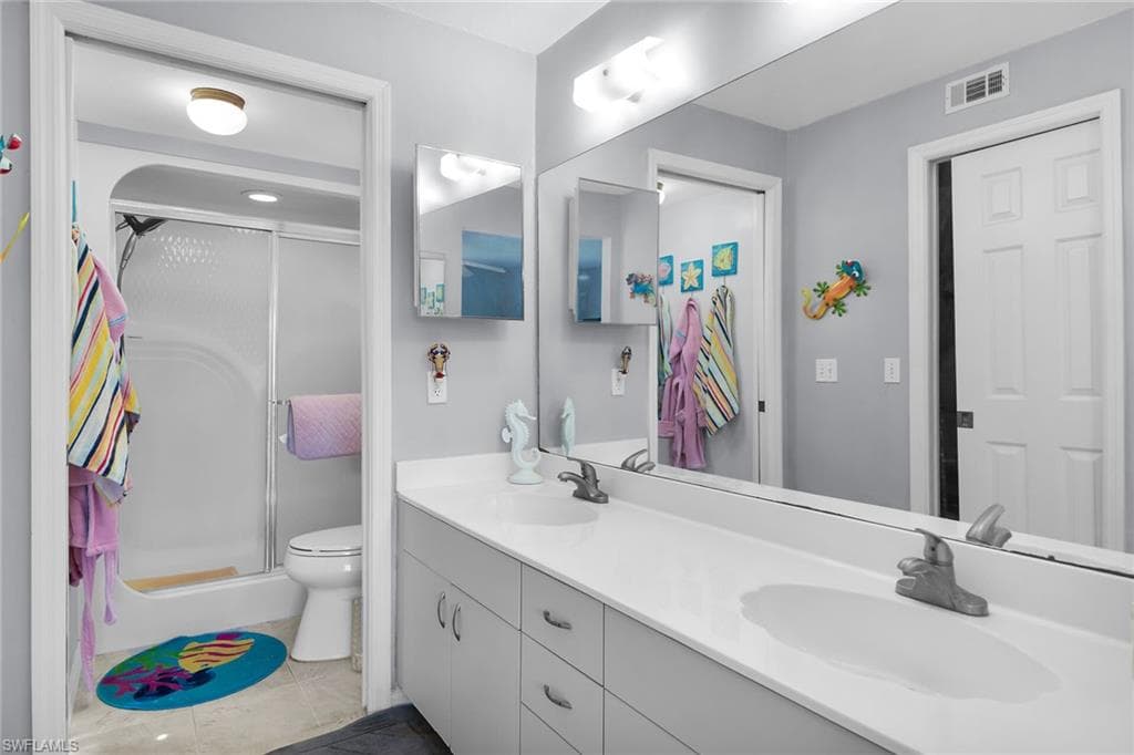 409 Gabriel Cir 2207, Naples, FL 34104-17