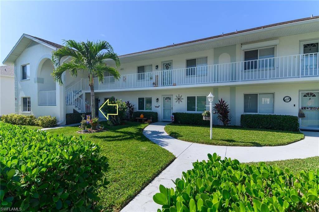 409 Gabriel Cir 2207, Naples, FL 34104-4