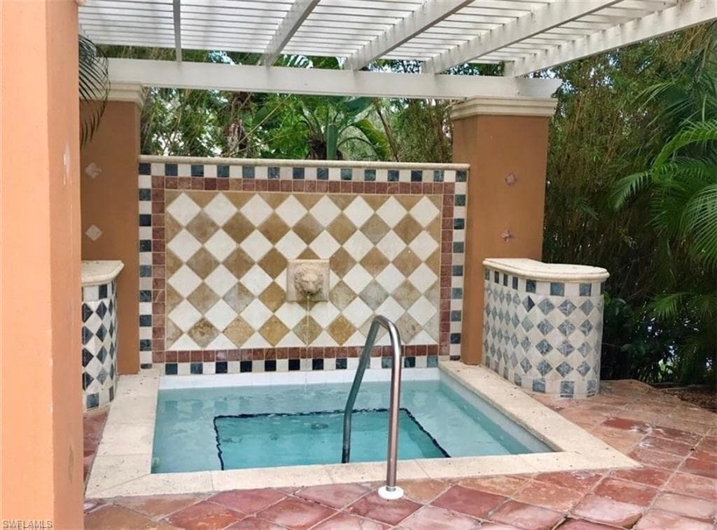 1260 Wildwood Lakes Blvd 305, Naples, FL 34104-9