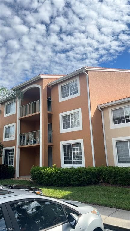 1260 Wildwood Lakes Blvd 305, Naples, FL 34104-12