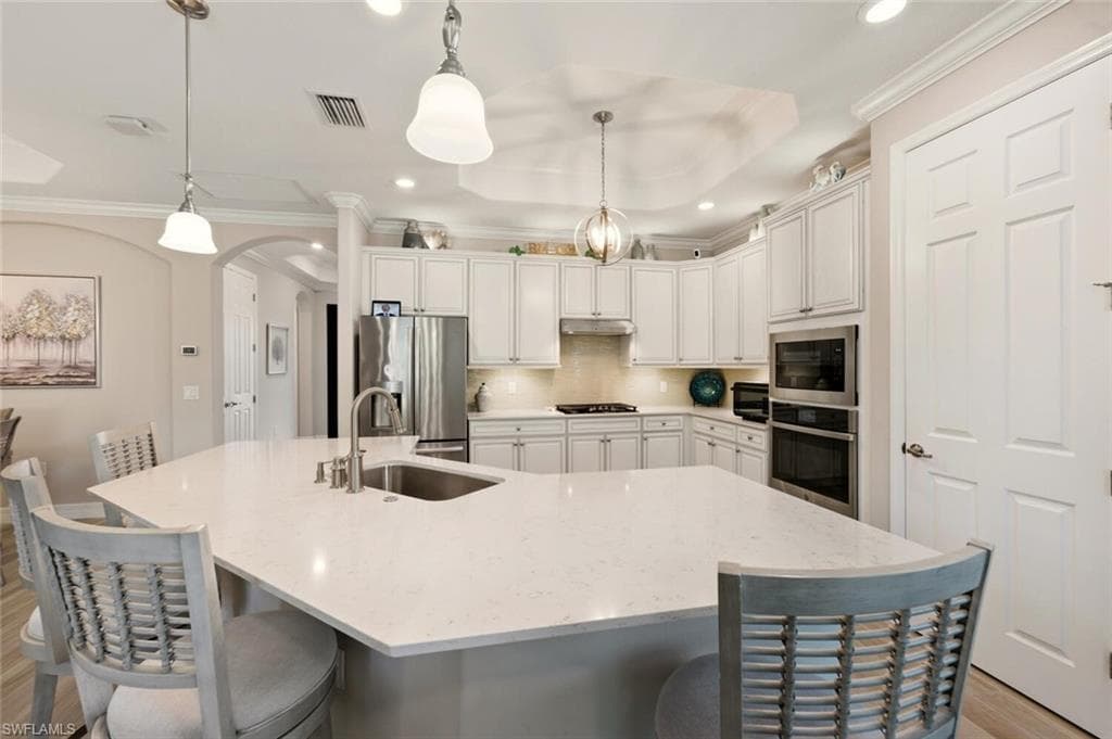 1823 Mustique St, Naples, FL 34120-9