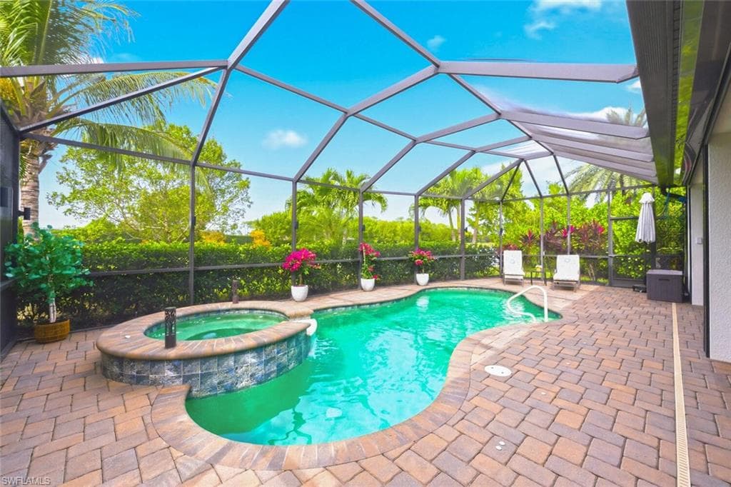 1823 Mustique St, Naples, FL 34120-25