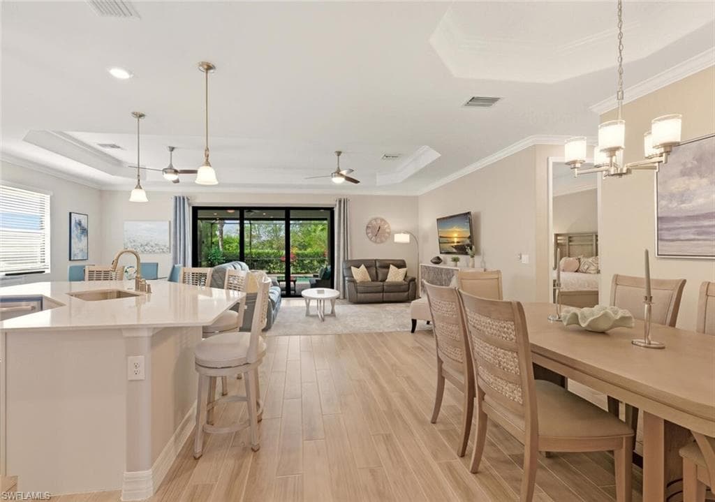 1823 Mustique St, Naples, FL 34120-7