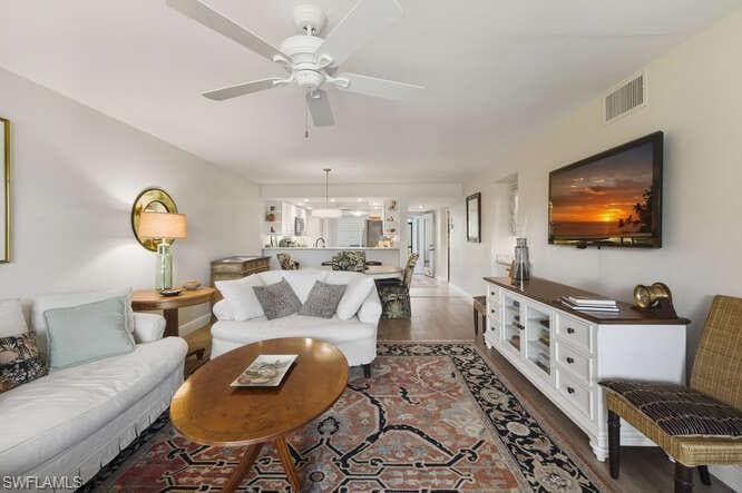 492 Veranda Way E103, Naples, FL 34104-8