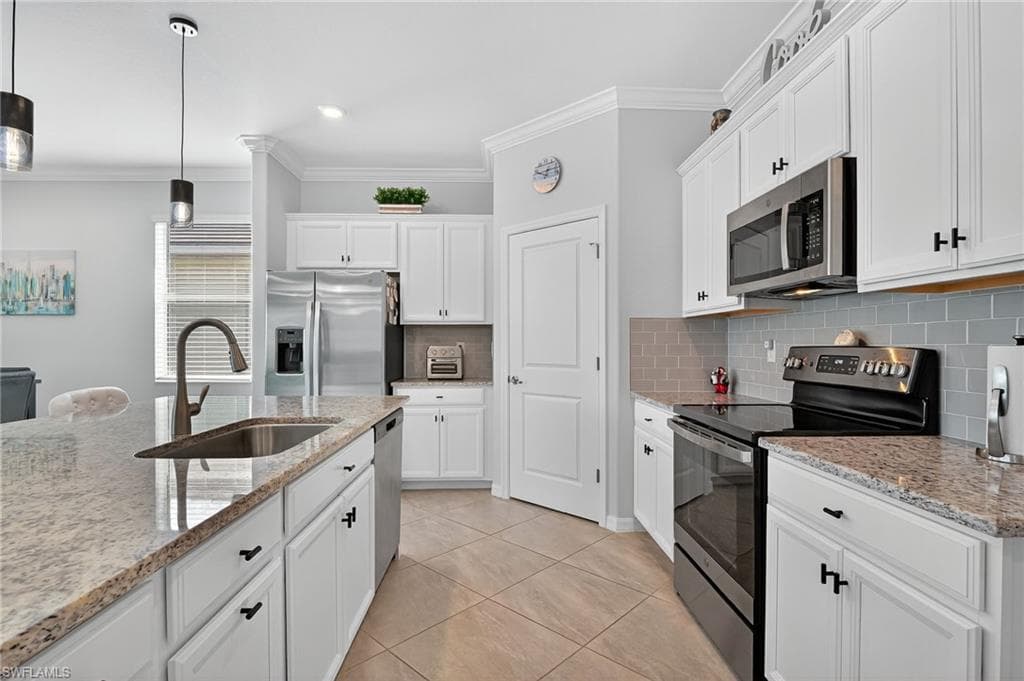 2130 Hamlin St, Naples, FL 34120-24