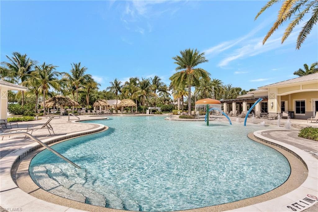 2130 Hamlin St, Naples, FL 34120-40