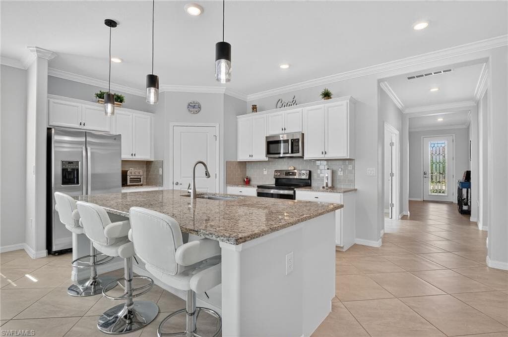 2130 Hamlin St, Naples, FL 34120-3