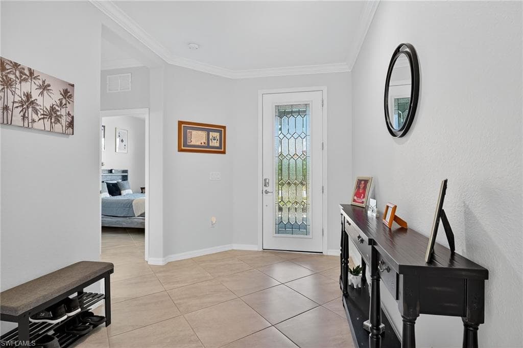 2130 Hamlin St, Naples, FL 34120-5