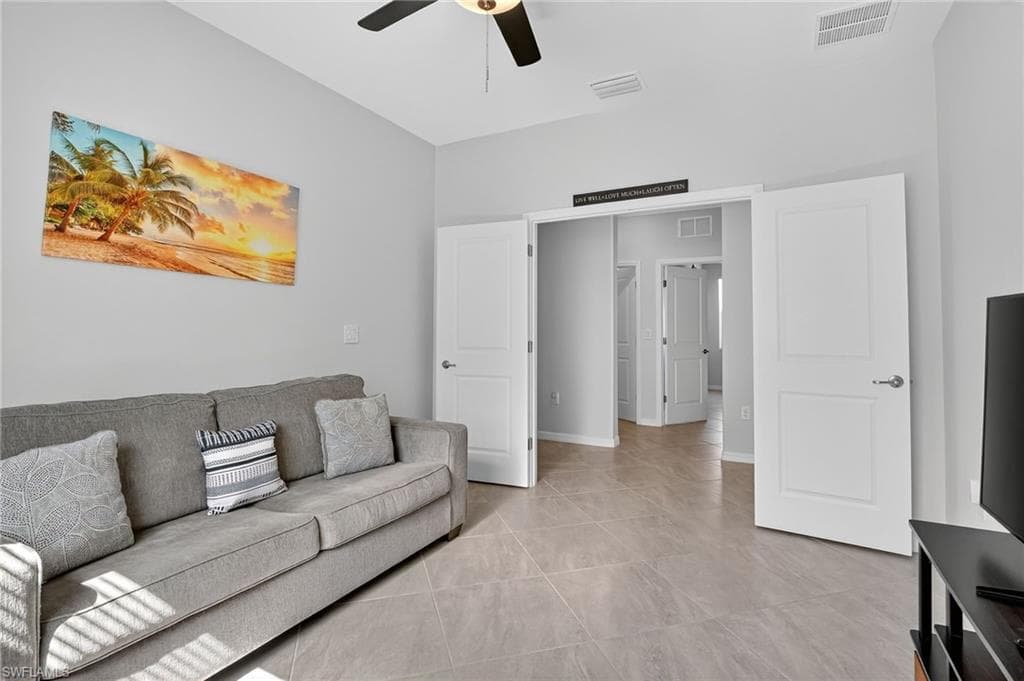 2130 Hamlin St, Naples, FL 34120-7